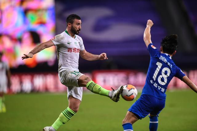 刚强参加敬一丹告别仪式，默默展现重情重义
