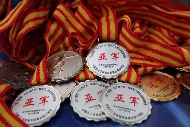 历经磨难终获成功，这6位老将15年后终于捧杯